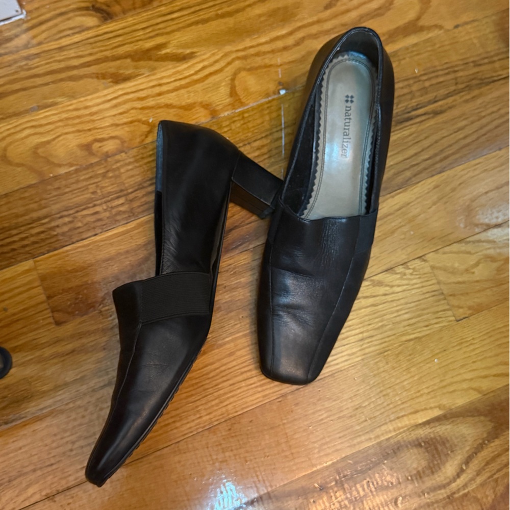 Naturalizer Black Leather Pointed Square-Toe Heels